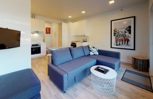 Blueberry Hill House | 1BR + Sofabed | Whistler on the Lake | Lakefront | Private Dock | Wood Fireplace