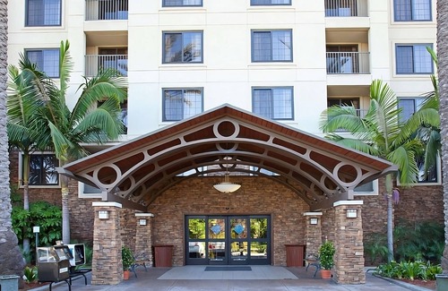 Anaheim Resort Hotel | 1BR Suite w/Kitchen just 2 Miles from Disney Reso