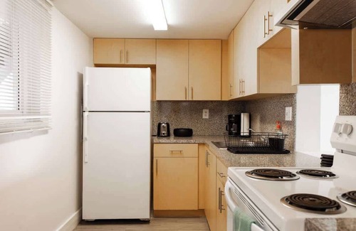 Eastern Shores Apartment | 1BR with Kitchen Eastern Shores near Sunny Isles