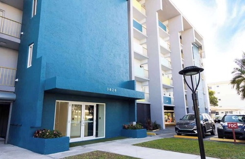 Eastern Shores Apartment | 1BR with Kitchen Eastern Shores near Sunny Isles