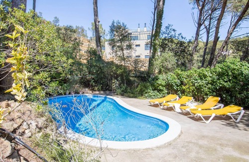 Llafranc Apartment | 1CAR 01 - Basic apartment with communal pool near the beach of Llafranc