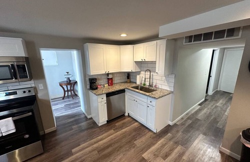 St. Charles Historic District House | 1st Capitol Mansion - Suite 101