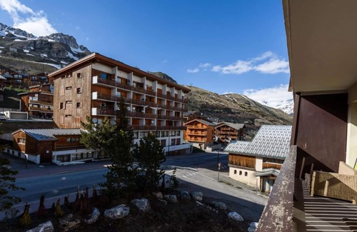 Les Almes Apartment | 1st floor, balcony, tv, ski locker, 51m², Tignes