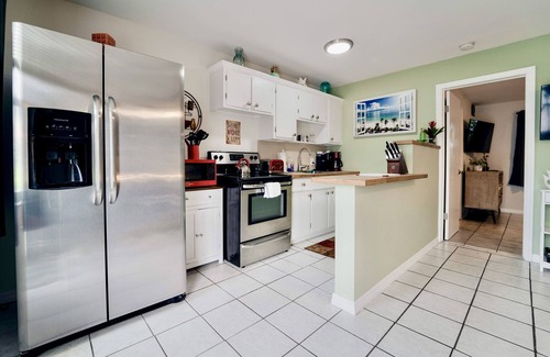 Poinsettia Heights Apartment | #2: 1BR with Beach Gear and Strong Wifi