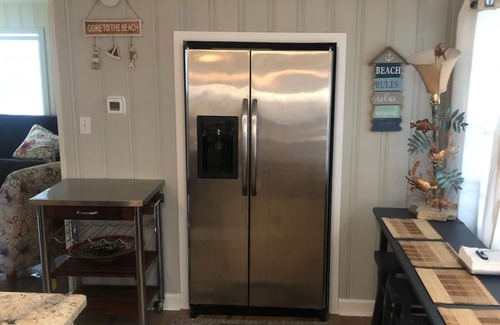 Crescent Beach House | 2/2 Beach House - Sleep 6 - 2 Blocks to Beach. Dog Friendly. Public Boat Ramp