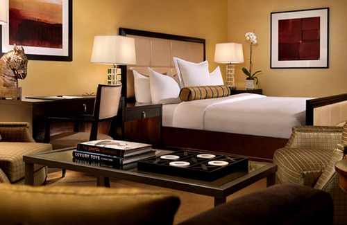 Las Vegas Resort | 2. 2 miles to convention center