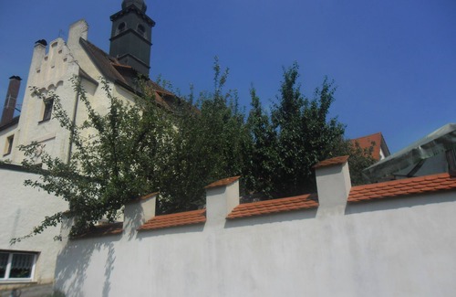 Regensburg Apartment | 2/3-bed suite at Weichs Castle with 2 bedrooms + living room, kitchen, bathroom