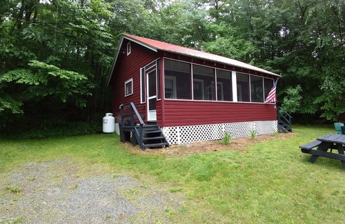Chestertown Cottage | #2 Adirondack FamilyFriendly Waterfront on LoonLake. Boating,fishing,swimming!