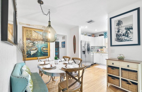 South Palm Park Neighborhood Association House | 2 Amazing Beaches in 1 mile Palm Oasis 4|4 w/POOL & Covered Outdoor Entertaining
