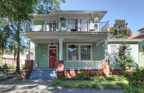 Midtown Condo | 2 bd/2 ba * Sleep 4 * Dog Friendly * Downtown Savannah