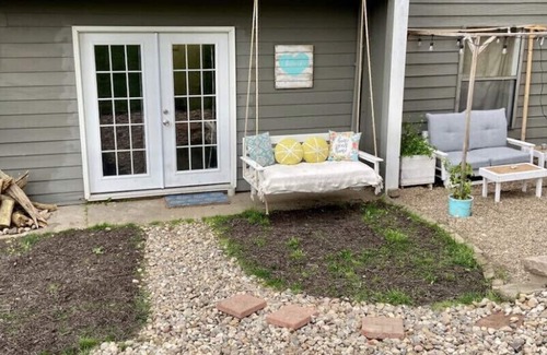 Des Moines Apartment | 2 bd, 2 full bath apt, close to airport & downtown!