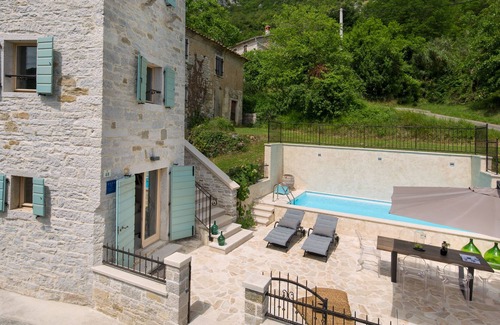 Gradinje Villa | 2 BD house with pool