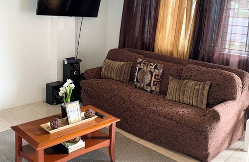 Barbican Apartment | 2 bdr/1bth apt Central in Kingston