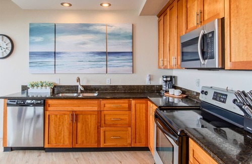 Rockaway Beach Condo | 2 BDR | Beachfront | Private Balcony | Ocean Views
