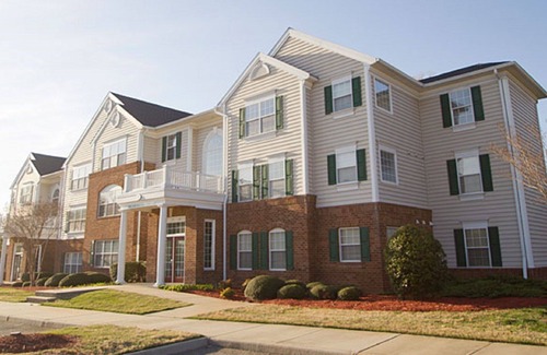 Berkeley Condo | 2 BDRM- 10 MILES TO BUSCH GARDENS*INDOOR/OUTDOOR POOLS* 6 MILES TO COLONIAL AREA