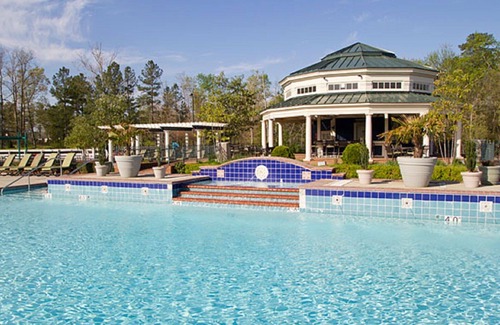Berkeley Condo | 2 BDRM CONDO~ 10 MILES TO BUSCH GARDENS~ BOOKING HOLIDAYS NOW~ GREAT LOCATION!