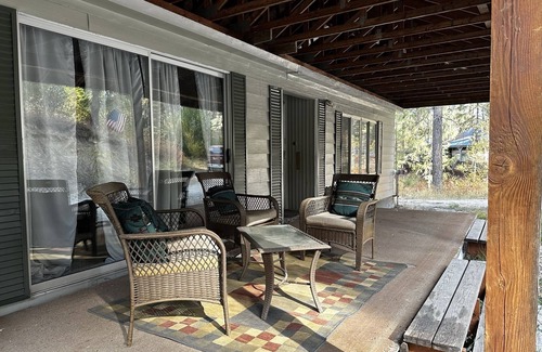 Garden Valley Cabin | 2 bdrm, kids & pet friendly, cabin*close to Terrace Lakes Resort-