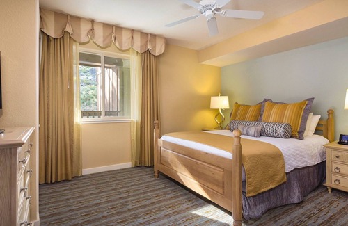 Round Hill Village Apartment | 2 Bdrm Presidential Suite Walking Distance to Lake Tahoe (Wyndham South Shore)