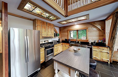 Franklin House | 2 beautifully designed, off-the-grid homes with amazing lakefront views & access