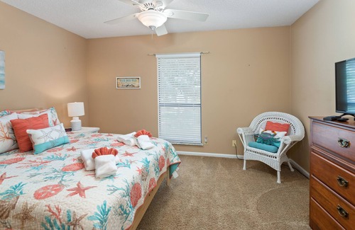 Saint Simons Heights Condo | 2 bed/2.5 bath Quiet Neighborhood Brockinton Marsh
