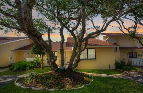 St. Augustine Beach Apartment | 2 Bed/2 Bath Beach Condo