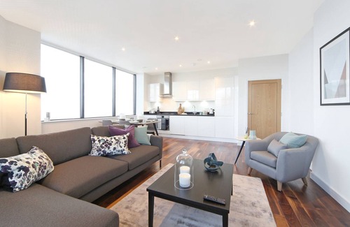 Harrow Apartment | 2 bed, 2 bath next to station and Northwick Park Hospital