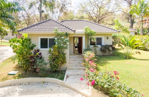 Urbanizacion Tavarez Villa | 2 Bed 2 Bath Villa with Jacuzzi, High Speed Wi-Fi