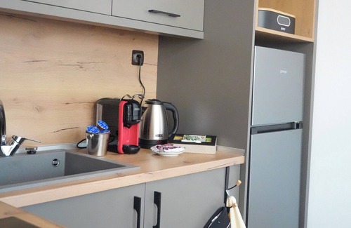 Sandanski Apartment | 2 Bed Apt - Sleeps 4, Terrace & Pet Friendly