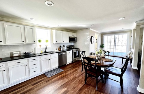 Skaneateles House | 2 bed Carriage House/Pet friendly-Walk to Village