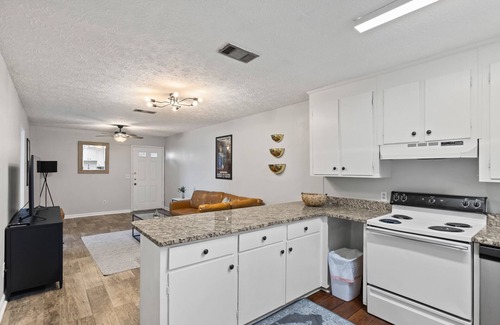 Auburn Apartment | 2 Bed Condo across from Toomers Corner and AU Campus