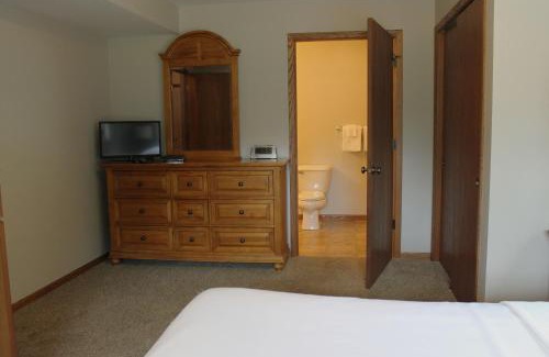 Eagle River House | 2 bed condo at Wild Eagle Lodge on Duck Lake, #201