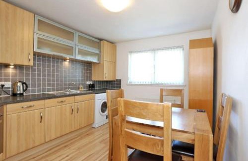 Central Aberdeen Apartment | 2-Bed Condo Best of Beach & City, FREE Parking