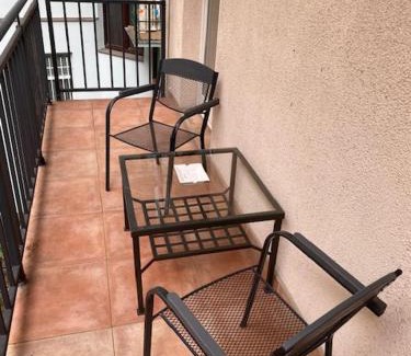 Andel Apartment | 2 Bed Flat - Sleeps 9 - Pets - Smoking on terrace