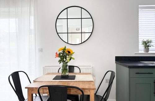 Port Talbot House | 2 Bed Home Port Talbot - Perfect For Contractors & Long Stays