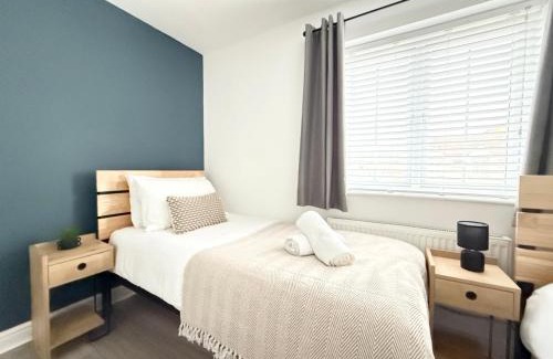 Port Talbot House | 2 Bed Home Port Talbot - Perfect For Contractors & Long Stays