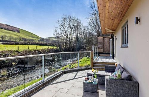 Llanidloes House | 2 Bed in Llanidloes 95815