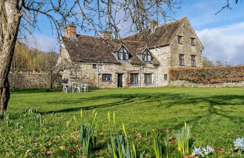 Llanover House | 2 Bed in Llanover 91242