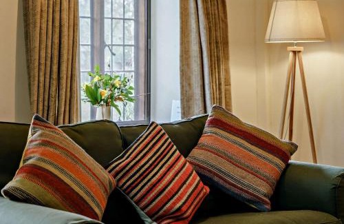 Llanover House | 2 Bed in Llanover 91242