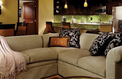 Waikiki Resort | 2 Bed Penthouse, 2 Bath Ocean View – Grand Waikikian HGVC Hawaiian Village