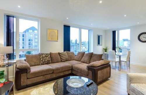 London Borough of Hounslow Apartment | 2 Bed Property Close to Heathrow Airport