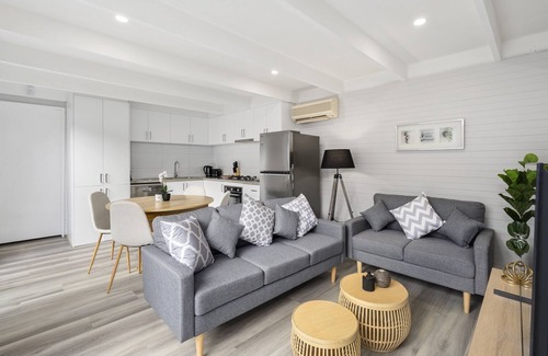 Rosebud Apartment | 2-Bed Rosebud Apartment with BBQ & Garden