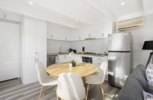 Rosebud Apartment | 2-Bed Rosebud Apartment with BBQ & Garden