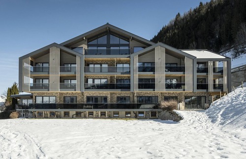 Alpendorf Apartment | 2 Bed Studio Panorama