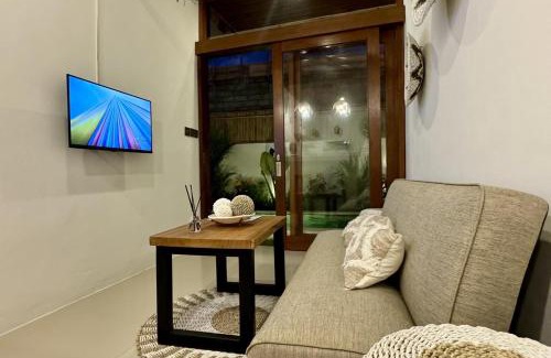 Munggu Villa | 2 Bed Villa-Sleeps 4-10 Min to Beach-Private Pool