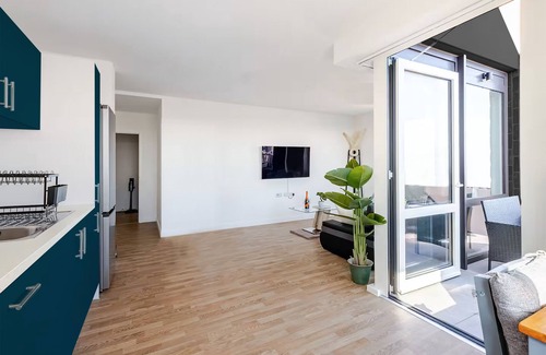 Barking Apartment | 2-Bed w/City Views | Near Landmarks, Shops & Tube