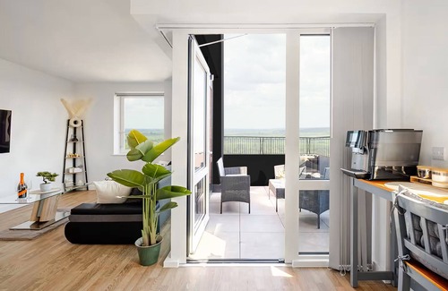 Barking Apartment | 2-Bed w/City Views | Near Landmarks, Shops & Tube