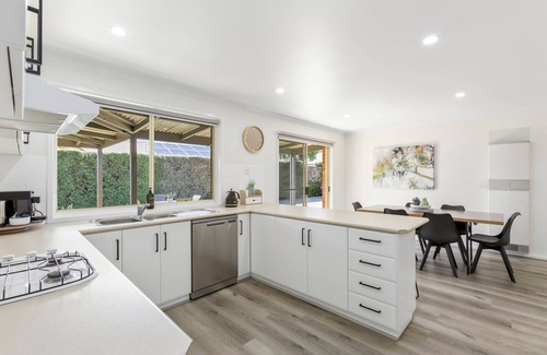 Ocean Grove Apartment | 2 Bedroom - Walk To the Beach - Pet Friendly - Ocean Grove