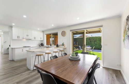 Ocean Grove Apartment | 2 Bedroom - Walk To the Beach - Pet Friendly - Ocean Grove