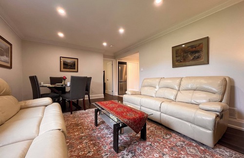 Richmond Hill House | 2 Bedroom 1 Parking Ground Floor Unit