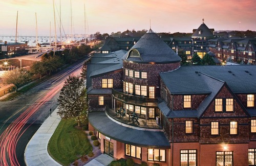 The Point Condo | 2 Bedroom 2 Bath Condo Right on the Wharf-Beautiful! Walk to Town!
